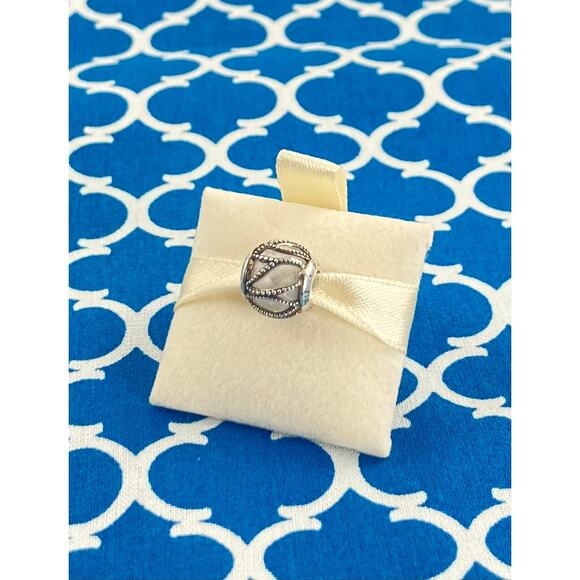 Pandora Intertwining Radiance charm - Picture 1 of 2